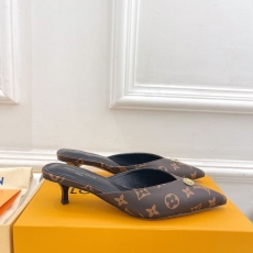 Louis Vuitton Slippers